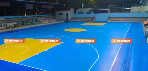 社區室外籃球場(chǎng)完工